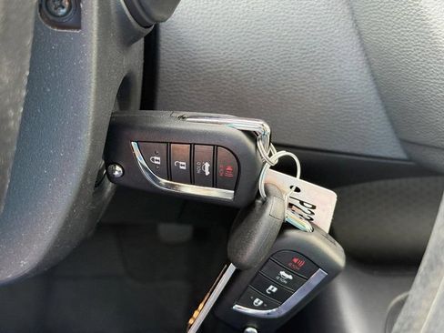Used 2025 Toyota Corolla LE FWD image 30