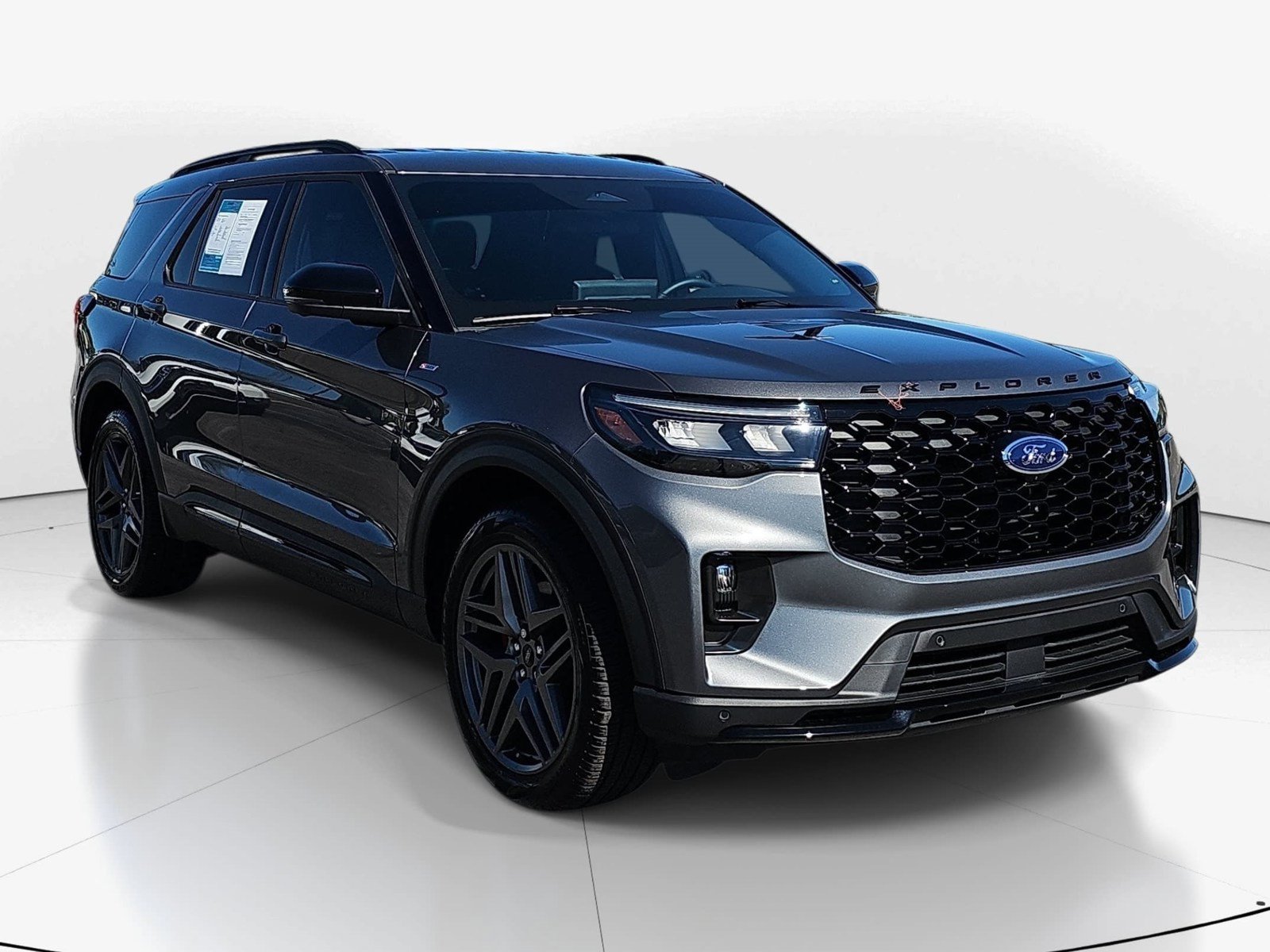 Used 2026 Ford Explorer ST-Line w/ ST-Line Street Pack AWD/4WD image 2