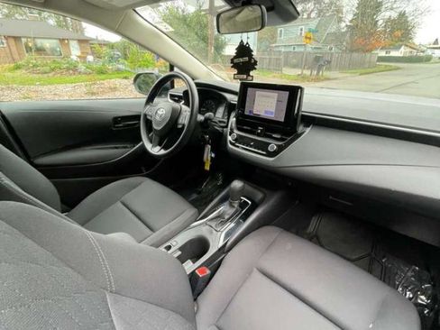 Used 2024 Toyota Corolla LE FWD image 9