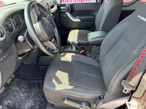 Used 2014 Jeep Wrangler Rubicon w/ Power Convenience Group AWD/4WD image 9
