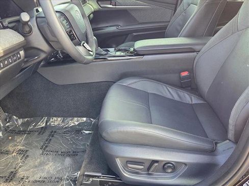 Used 2026 Toyota Camry XLE image 16