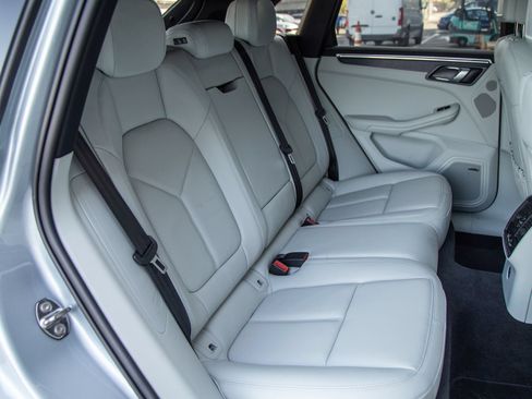 Certified 2023 Porsche Macan GTS AWD/4WD image 5