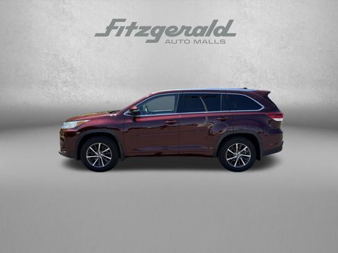 Used 2018 Toyota Highlander XLE w/ Protection Package #3 AWD/4WD image 4
