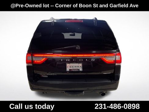 Used 2015 Lincoln Navigator 4WD image 11