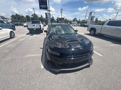 Used 2022 Dodge Charger SXT w/ Blacktop Package RWD image 17