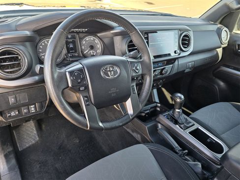 Used 2021 Toyota Tacoma TRD Off-Road image 10