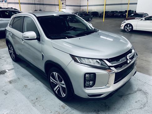 Used 2020 Mitsubishi Outlander Sport SE AWD/4WD image 11