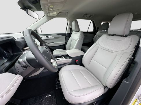 New 2026 Ford Explorer Active image 15