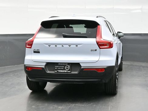 Used 2024 Volvo XC40 B5 Plus w/ Protection Package Premier AWD/4WD image 6