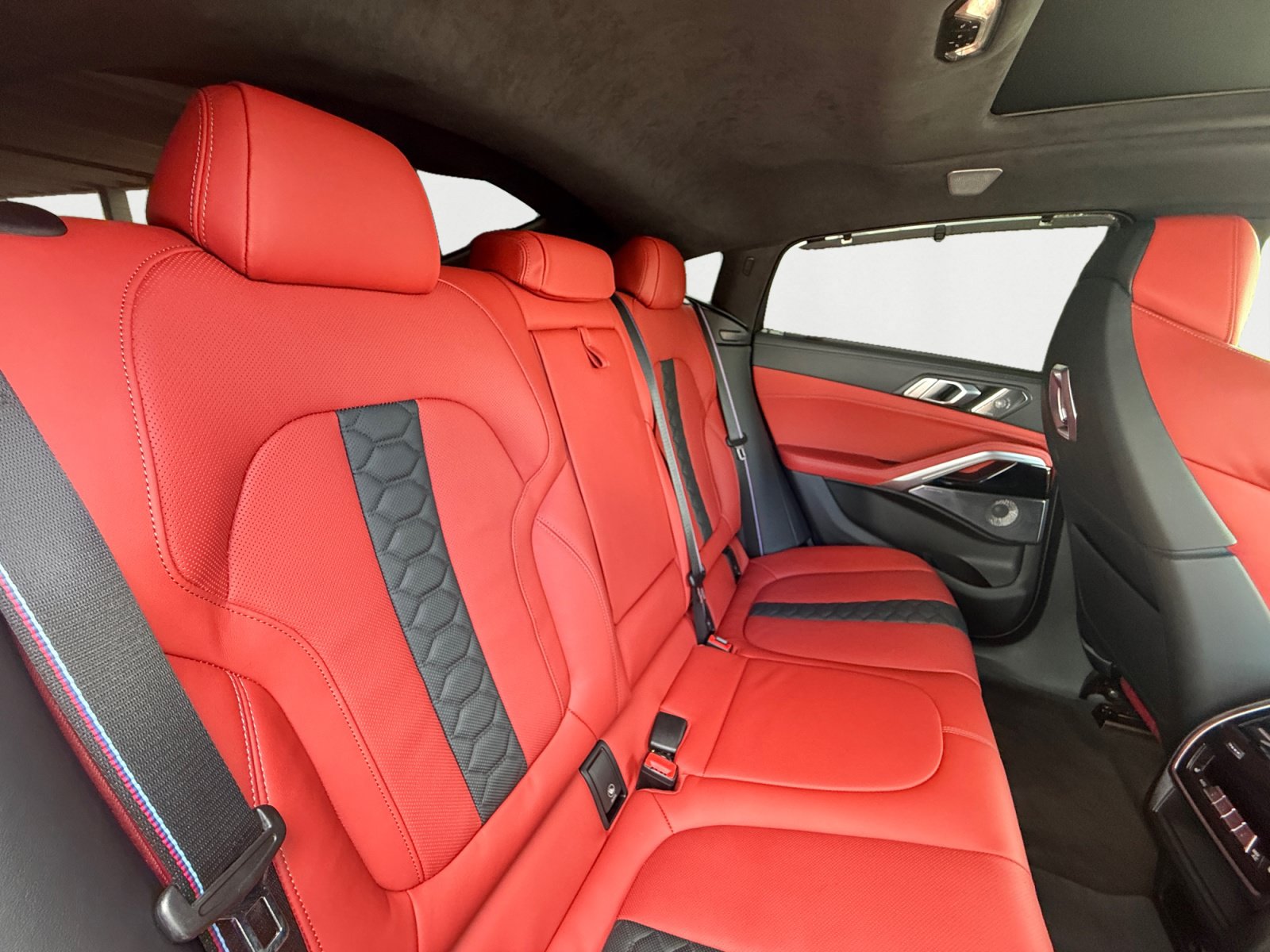 Used 2025 BMW X6 M Competition w/ Executive Package AWD/4WD image 18
