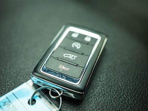 Used 2024 Jeep Grand Cherokee L Laredo image 25