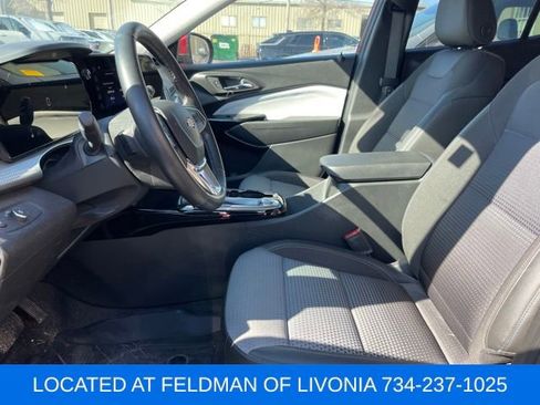 Used 2024 Chevrolet Trax LT w/ Driver Confidence Package image 6