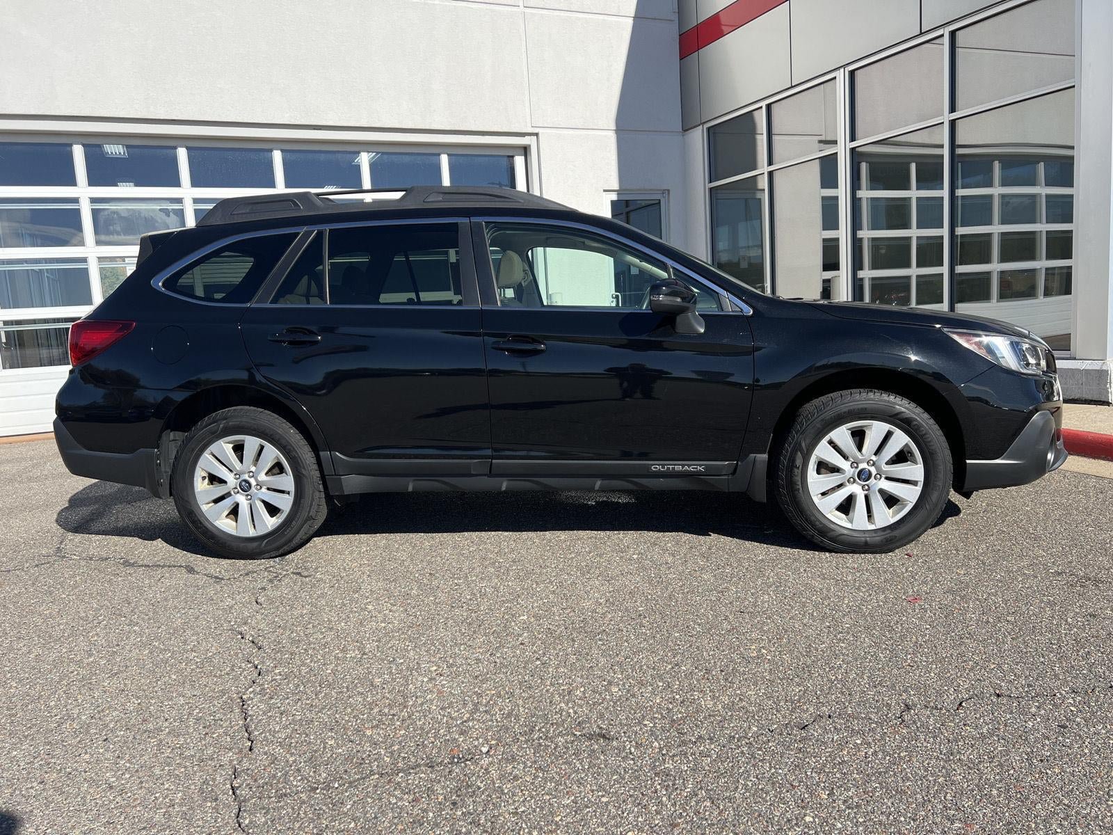 Used 2018 Subaru Outback 2.5i Premium AWD/4WD image 11