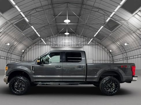Used 2018 Ford F250 Lariat w/ Lariat Value Package AWD/4WD image 2