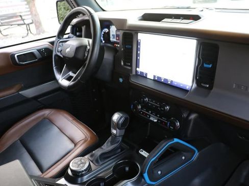 Used 2023 Ford Bronco Outer Banks AWD/4WD image 14