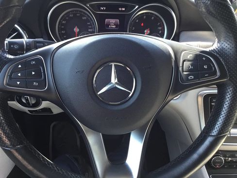 Used 2019 Mercedes-Benz GLA 250 4MATIC w/ Premium Package image 40