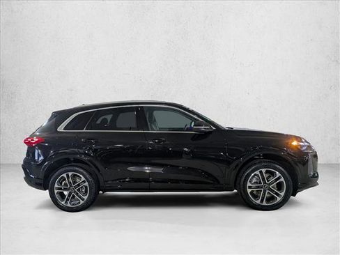Certified 2025 Audi Q5 Premium w/ Convenience Package AWD/4WD image 4