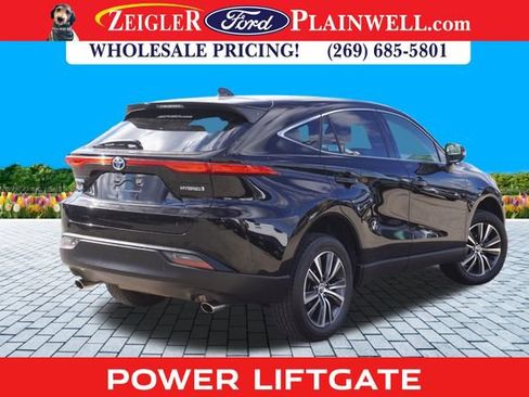 Used 2022 Toyota Venza LE image 5