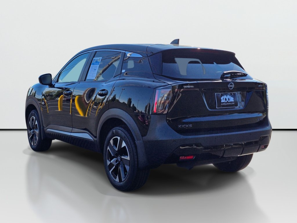 Used 2025 Nissan Kicks SV AWD/4WD image 3