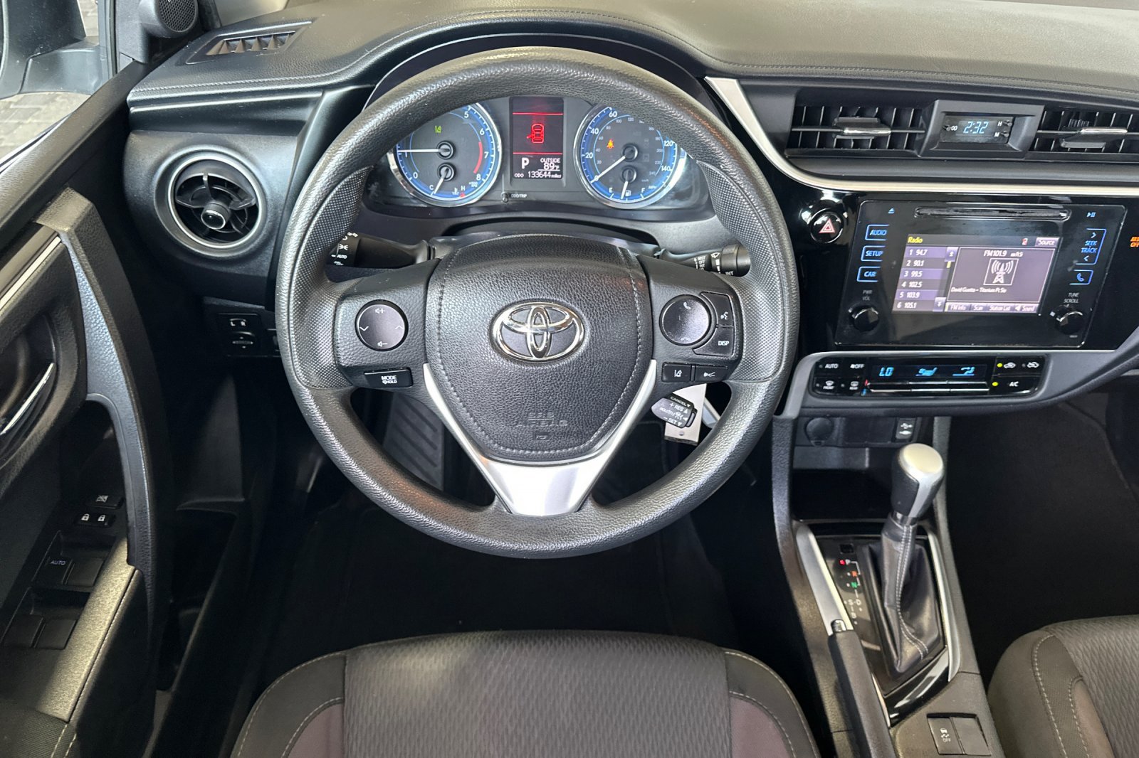 Used 2017 Toyota Corolla LE FWD image 14