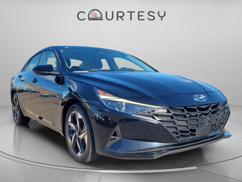 Certified 2023 Hyundai Elantra SEL w/ Convenience Package image 5