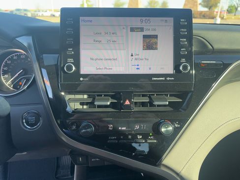 Used 2024 Toyota Camry XLE image 14