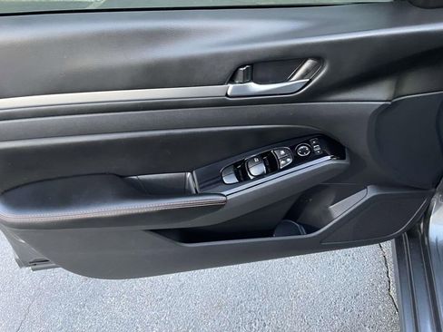 Used 2025 Nissan Altima 2.5 SR image 26