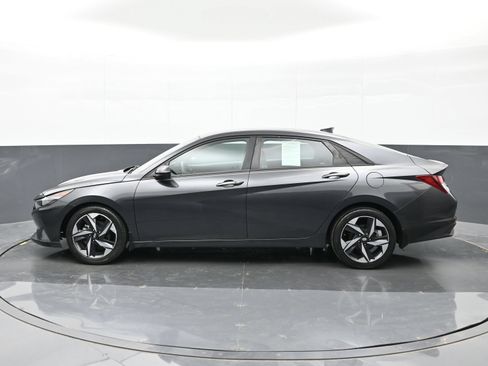 Used 2023 Hyundai Elantra SEL w/ Convenience Package FWD image 9