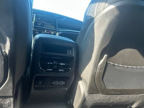 Used 2024 Jeep Grand Cherokee Altitude AWD/4WD image 36
