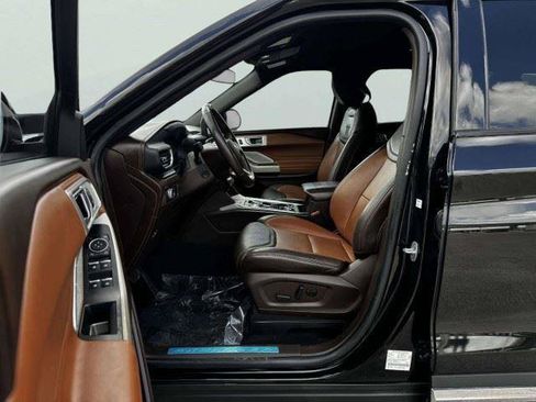 Used 2022 Ford Explorer King Ranch w/ Premium Technology Package AWD/4WD image 18