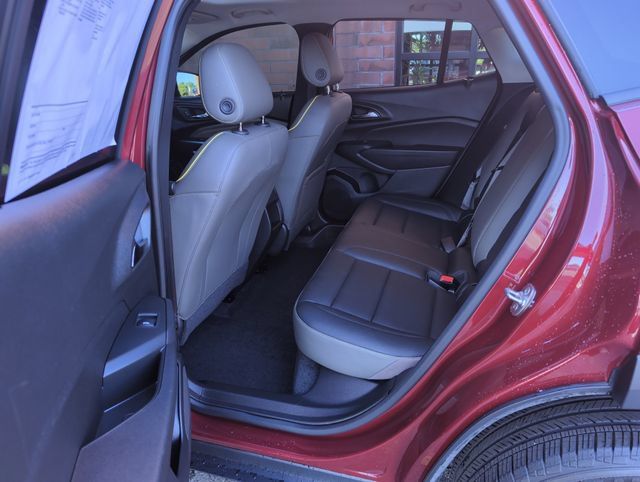 Used 2024 Chevrolet Trax ACTIV w/ Sunroof Package FWD image 24