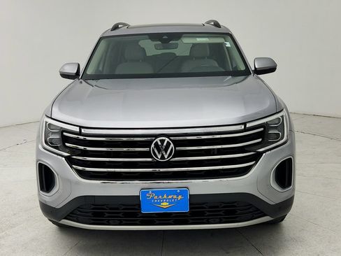 Used 2024 Volkswagen Atlas SE FWD image 2