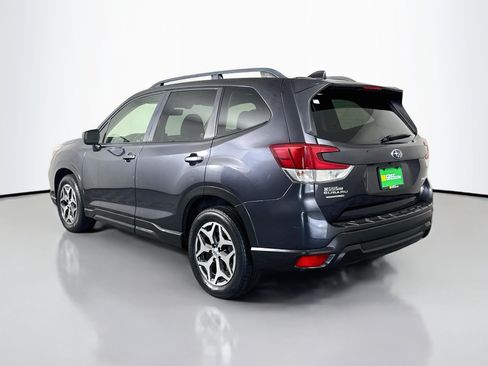 Used 2019 Subaru Forester Premium AWD/4WD image 7