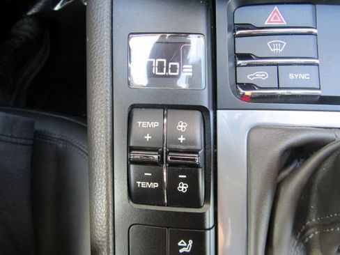 Used 2018 Porsche Macan image 48