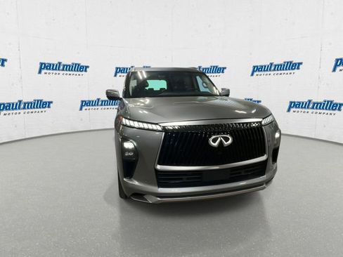 Used 2025 INFINITI QX80 Sensory AWD/4WD image 3