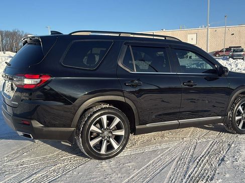 Used 2025 Honda Pilot Touring image 6