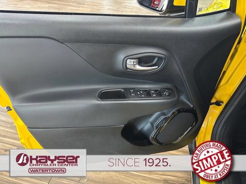 Certified 2018 Jeep Renegade Altitude AWD/4WD image 9