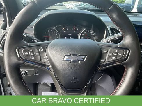 Certified 2022 Chevrolet Equinox RS w/ Infotainment Package AWD/4WD image 11