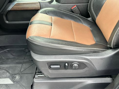 Used 2021 Chevrolet Silverado 3500 High Country image 30