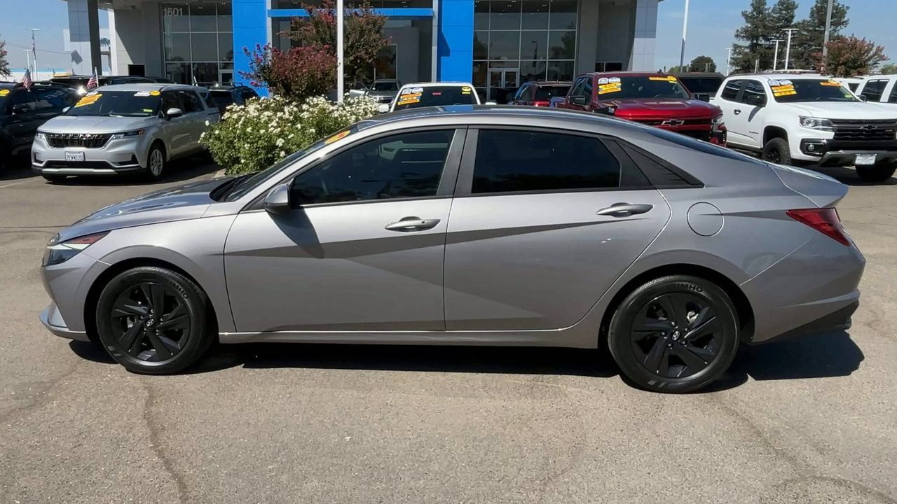 Used 2023 Hyundai Elantra SEL FWD image 4