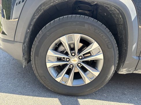 Used 2025 Chevrolet Equinox LT AWD/4WD image 11