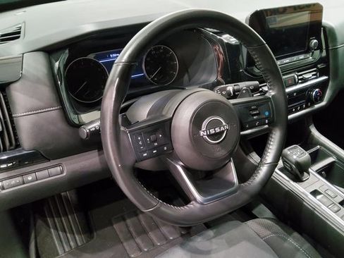 Used 2024 Nissan Pathfinder SV image 14