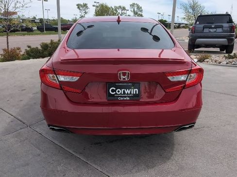 Used 2018 Honda Accord Sport image 7