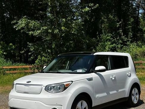 Used 2016 Kia Soul EV + w/ Sun & Fun Package FWD image 5