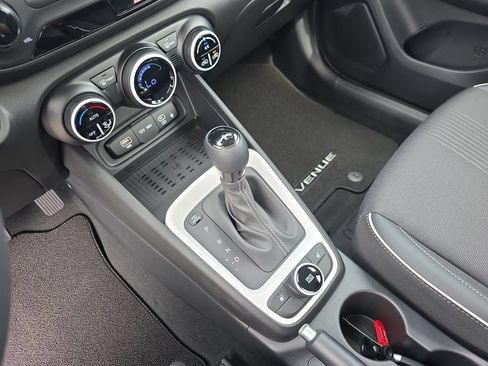 Certified 2026 Hyundai Venue SEL FWD image 25