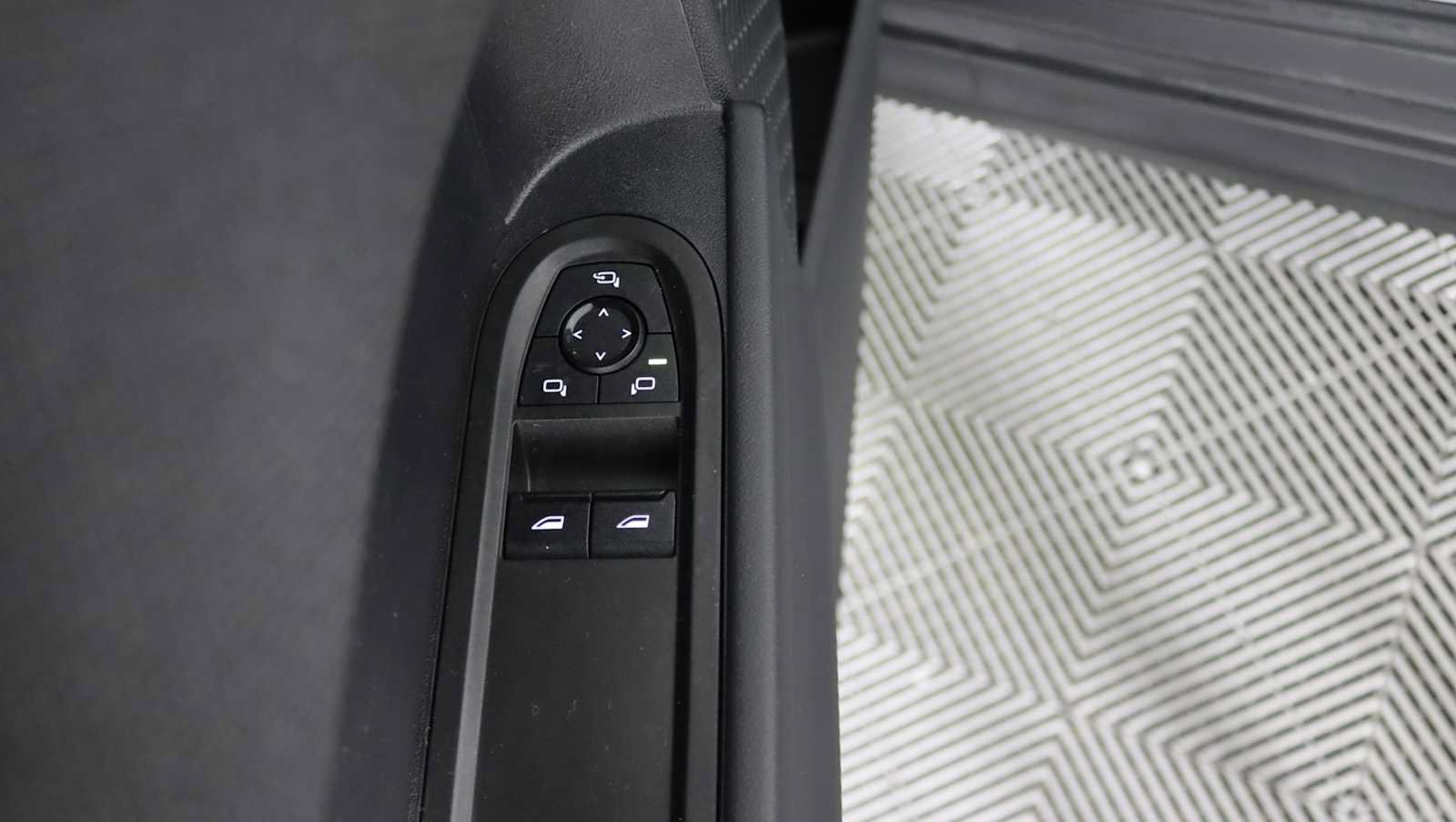 Used 2025 MINI Cooper S FWD image 15