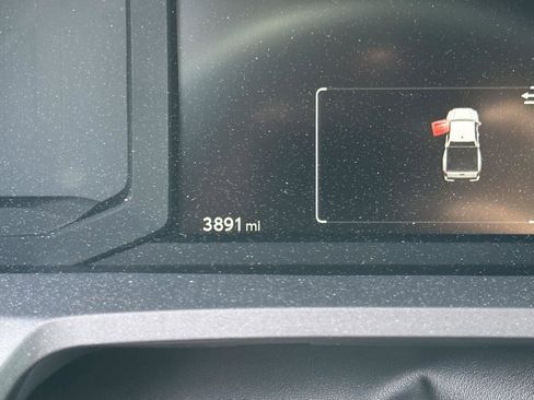 Certified 2025 Toyota Tacoma SR5 image 14