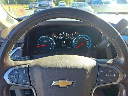 Used 2020 Chevrolet Suburban Premier image 21