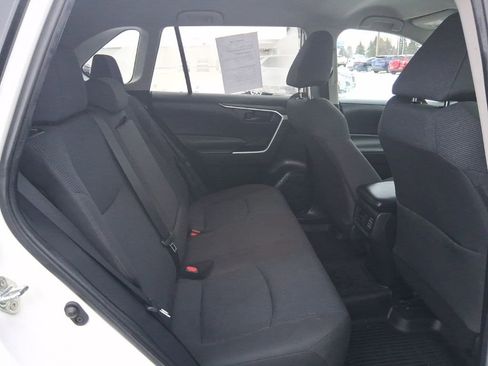 Used 2022 Toyota RAV4 LE image 14