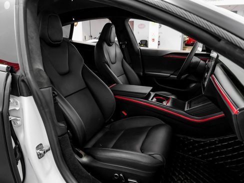 Used 2021 Tesla Model S Plaid image 32